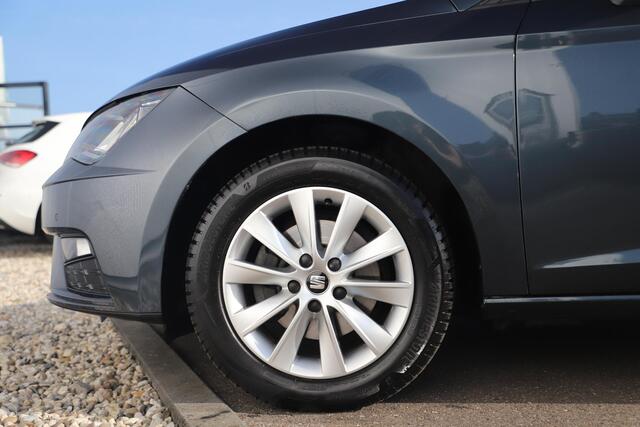 Seat LEON ST 1.5 TSI Style Ultimate Edition 131PK Virtual Trekhaak Panoramadak Navigatie Achteruitrijcamera Clima Carplay