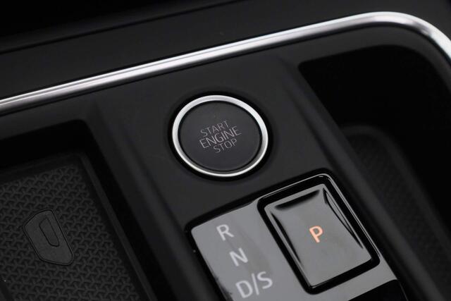 Seat LEON Sportstourer 1.4 TSI 204PK DSG eHybrid PHEV FR | Pano | Keyless | Navi | Camera | 18 inch | Full LED | Leder/alcantara