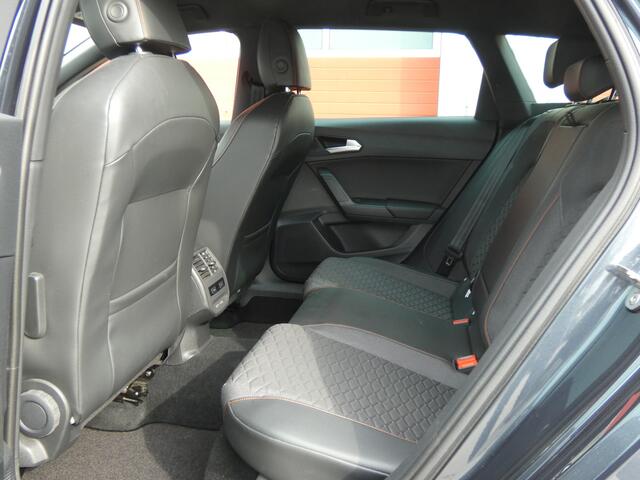 Seat LEON Sportstourer 1.5 eTSI FR/ automaat/ lage km/ zeer mooi!