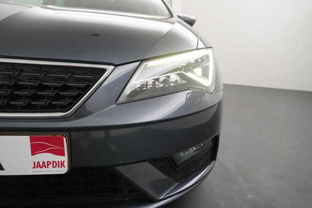 Seat LEON ST BWJ 2020 / 1.0TSI 116 PK Style Ultimate Edition / / LED / Navi / Clima / Virtual Cockpit / Stoelverw. / Trekhaak / PDC / Cruise / LMV /