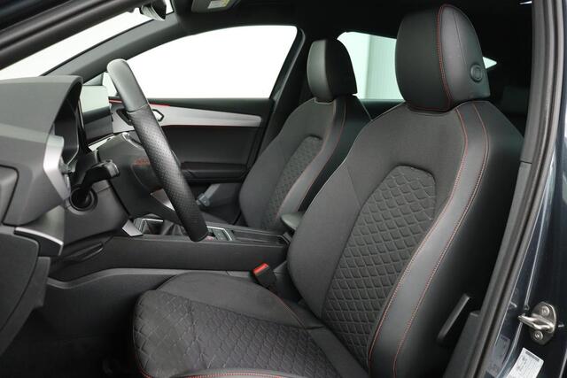 Seat LEON 1.0 TSI FR Launch Edition | Carplay | Stoel & stuurverwarming | Adaptive cruise | Camera | Full LED | Keyless | Navigatie | Park Assist
