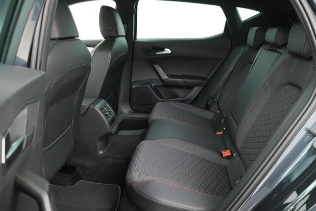 Seat LEON 1.0 TSI FR Launch Edition | Carplay | Stoel & stuurverwarming | Adaptive cruise | Camera | Full LED | Keyless | Navigatie | Park Assist