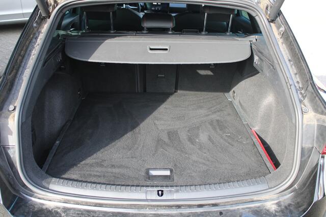 Seat LEON Sportstourer 1.5 eTSI FR Launch Edition | Org. NL | Technology Pack |