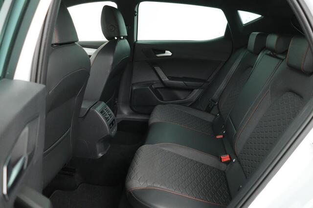 Seat LEON 1.4 TSI eHybrid FR | Carplay | Stoel & stuurverwarming | Camera | Adaptive cruise | Full LED | Navigatie | Keyless | Sportstoelen | PHEV