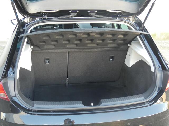 Seat LEON 1.0 EcoTSI Style Business Intense | NAVIGATIE |