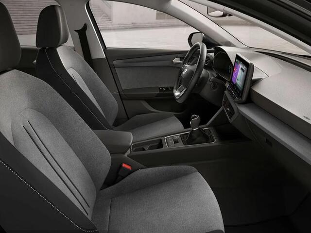 Seat LEON Sportstourer Style Business Intense Autom-aangemaakt, bezig met | Zwenkbare trekhaak | Achteruitrijcamera | Predictive Adaptive Cruise Control