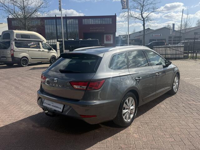 Seat LEON ST 1.0 EcoTSI Style Business Intense 116 pk org nl auto nap logisch navigatie climate ctr cruise ctr keyless entry chroompakket pdc v/a afn trekhaak lmv 16 inch