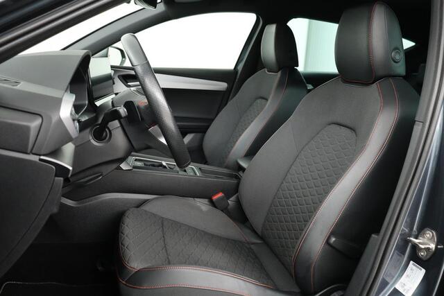 Seat LEON 1.4 TSI e-Hybrid FR | Carplay | Stoelverwarming | Camera | Sfeerverlichting | Full LED | Keyless | Park Assist | Navigatie | PHEV