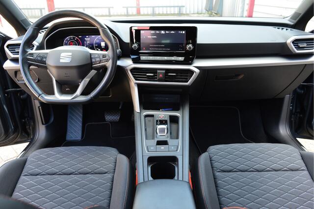 Seat LEON Sportstourer 1.5 eTSI FR O.a: LED, Carplay, PDC, DAB, Keyless, Clima, Etc. All-in prijs!