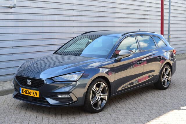 Seat LEON Sportstourer 1.5 eTSI FR O.a: LED, Carplay, PDC, DAB, Keyless, Clima, Etc. All-in prijs!
