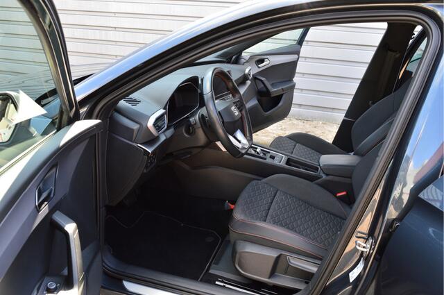 Seat LEON Sportstourer 1.5 eTSI FR O.a: LED, Carplay, PDC, DAB, Keyless, Clima, Etc. All-in prijs!