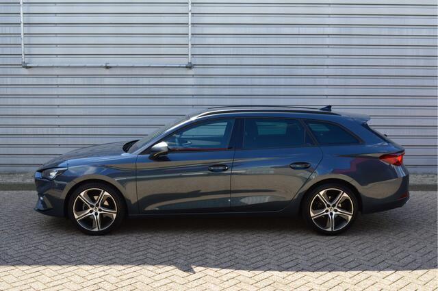 Seat LEON Sportstourer 1.5 eTSI FR O.a: LED, Carplay, PDC, DAB, Keyless, Clima, Etc. All-in prijs!