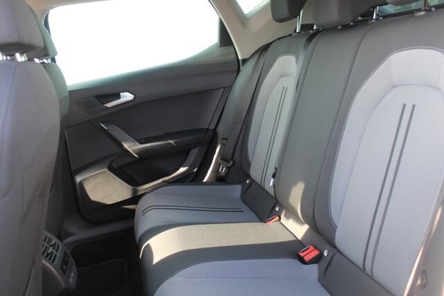 Seat LEON 1.0 eTSI Style Airco l Cruise control l Navigatie l AppleCarPlay/AndroidAuto l Parkeer camera