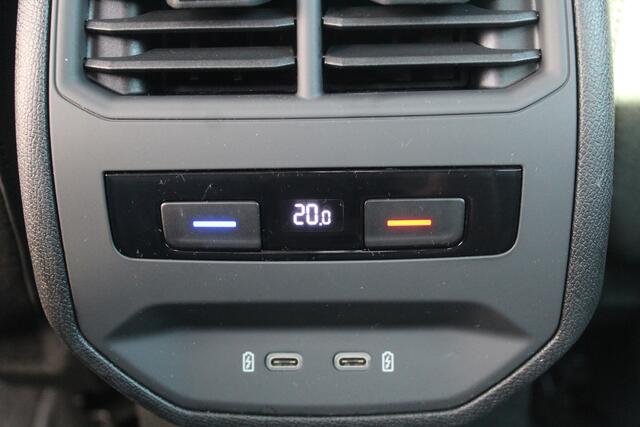 Seat LEON 1.0 eTSI Style Airco l Cruise control l Navigatie l AppleCarPlay/AndroidAuto l Parkeer camera