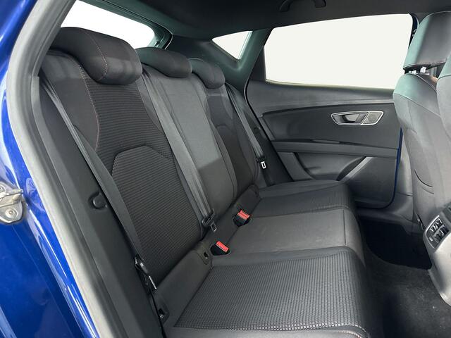 Seat LEON 1.5 150pk TSI FR Ultimate Edition / Keyless Entry & Go / Adaptive Cruise Control / Media System Navi / Parkeersensoren voor en achter