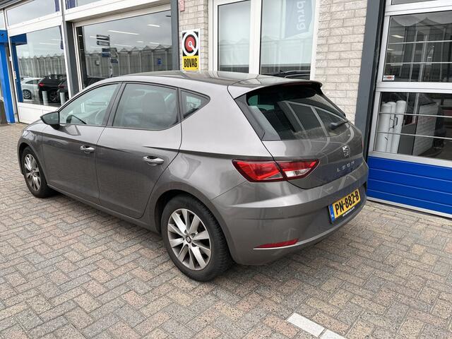 Seat LEON 1.0 EcoTSI Style Connect / AUTOMAAT/ 16" LMV/ KEYLESS/ CRUISE/ LANE ASSIST/ NAVI/ DAB/ BLUETOOTH/ FULL LINK/ CLIMA/ PARK. SENSOREN