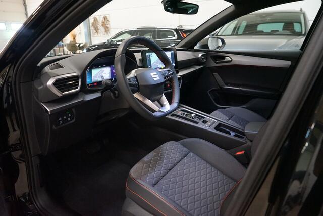 Seat LEON Sportstourer 1.5 eTSI FR * Fabrieksgarantie - Camera - LED - App - 18" - Virtual *