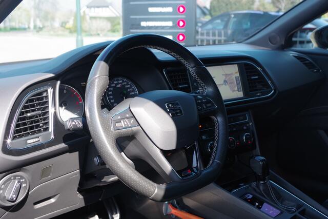 Seat LEON ST 2.0 TSI CUPRA 300 PK 4DRIVE, *NL-AUTO* Panoramadak, Carplay, Camera, LED