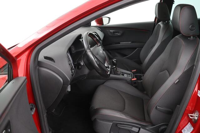Seat LEON 1.6 TDI FR Ultimate Edition | Panoramadak | Stoelverwarming | Trekhaak | Carplay | Full LED | Camera | Virtual Cockpit | Navigatie | Keyless | Climate control