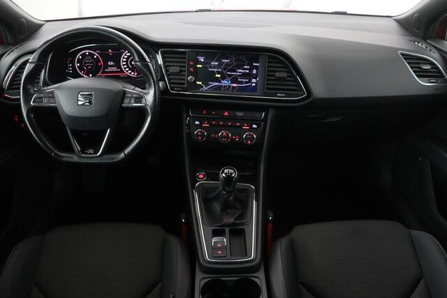 Seat LEON 1.6 TDI FR Ultimate Edition | Panoramadak | Stoelverwarming | Trekhaak | Carplay | Full LED | Camera | Virtual Cockpit | Navigatie | Keyless | Climate control