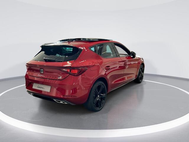 Seat LEON FR Business 1.5 TSI eHybrid 150kW / 204pk Hatchbac | metallic Lak | Black Pakket | Panorama dak | 3000,- inruilvoordeel!