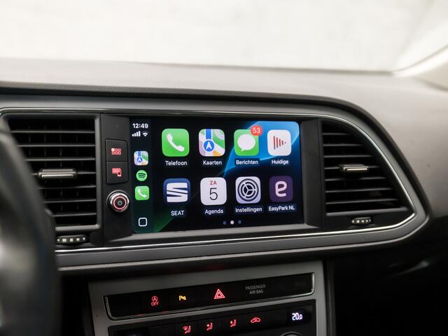 Seat LEON ST 1.0 TSI Sport (APPLE CARPLAY, NAVIGATIE, BEATS AUDIO, CAMERA, LEDER/ALCANTARA, SPORTSTOELEN, GETINT GLAS, KEYLESS, TREKHAAK, NIEUWSTAAT)
