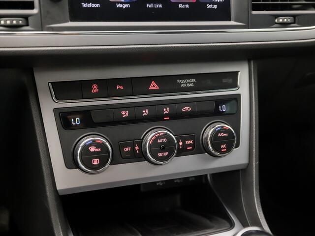 Seat LEON 1.4 TSI Sport 150Pk (APPLE CARPLAY, NAVIGATIE, CLIMATE, LED KOPLAMPEN, LEDER, CAMERA, SPORTSTOELEN, PARKEERSENSOREN, KEYLESS, NIEUWSTAAT)