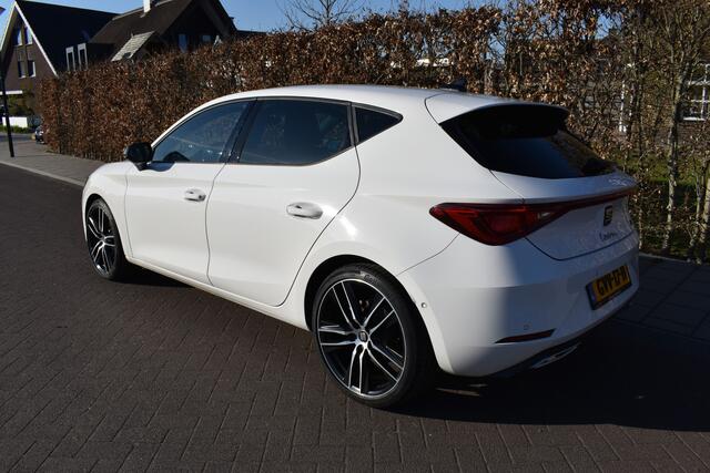 Seat LEON Hatchback 1.5 eTSI Hybrid '24 AUT. FR 150PK, SPORTIEF EN SPLINTERNIEUW!