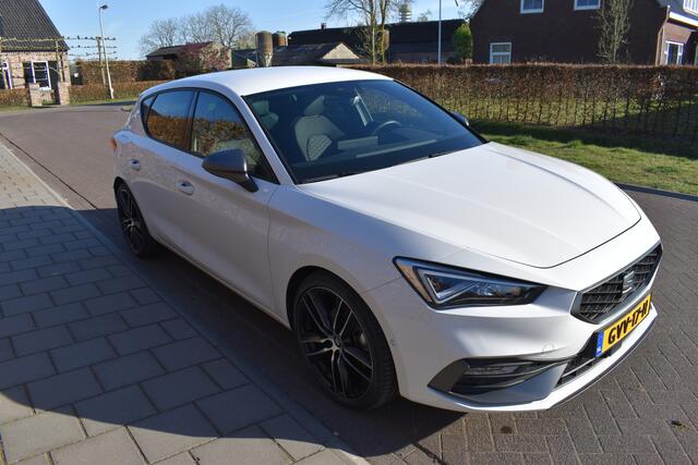 Seat LEON Hatchback 1.5 eTSI Hybrid '24 AUT. FR 150PK, SPORTIEF EN SPLINTERNIEUW!