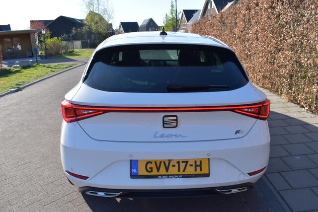 Seat LEON Hatchback 1.5 eTSI Hybrid '24 AUT. FR 150PK, SPORTIEF EN SPLINTERNIEUW!