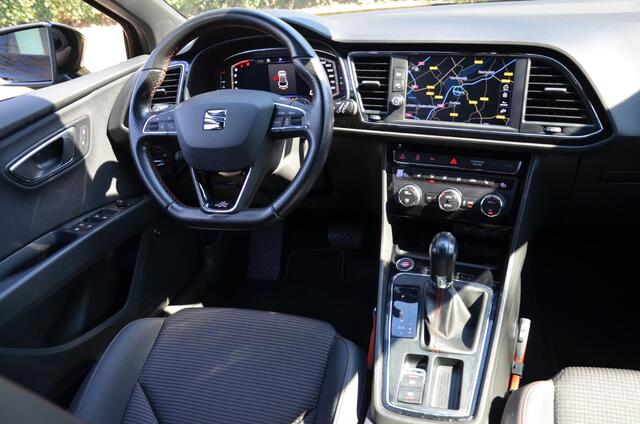 Seat LEON ST 1.5 TSI FR Ultimate Edition Automaat/Led/Navi/Pdc/Ecc/Seat Sound/Privacy-Glass/Achteruitrijcamera/Half-Leer/18-Inch Lmv/Virtual Cockpit/Trekhaak