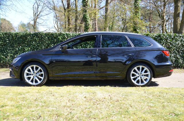 Seat LEON ST 1.5 TSI FR Ultimate Edition Automaat/Led/Navi/Pdc/Ecc/Seat Sound/Privacy-Glass/Achteruitrijcamera/Half-Leer/18-Inch Lmv/Virtual Cockpit/Trekhaak