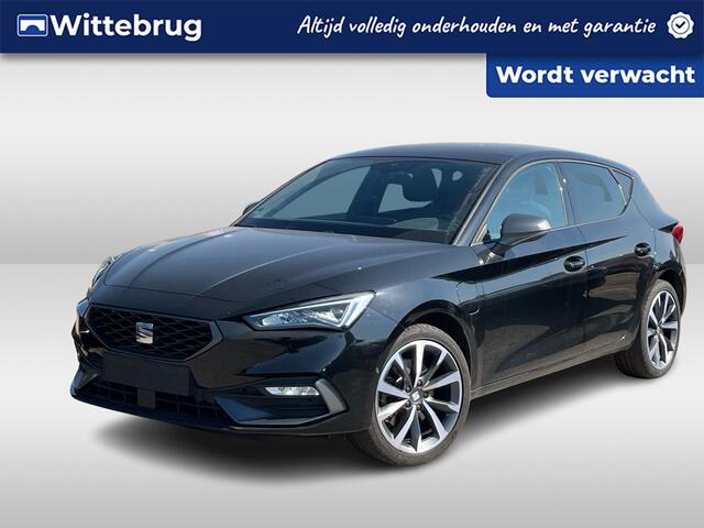 Seat LEON 1.4 TSI eHybrid PHEV FR / Pano / Navigatie / Camera / Parkeersensoren V+A / Stoel+stuur verwarming /