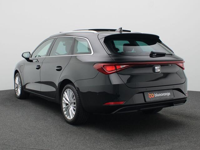 Seat LEON Sportstourer 1.4 TSI eHybrid Xcellence 204PK DSG Pano-Schuifdak, Cruise Controle, Keyless, Virtual Pedal, Parkeersensoren voor en achter, Navi, Stoel-Stuurverwarming, 17" LM Velgen