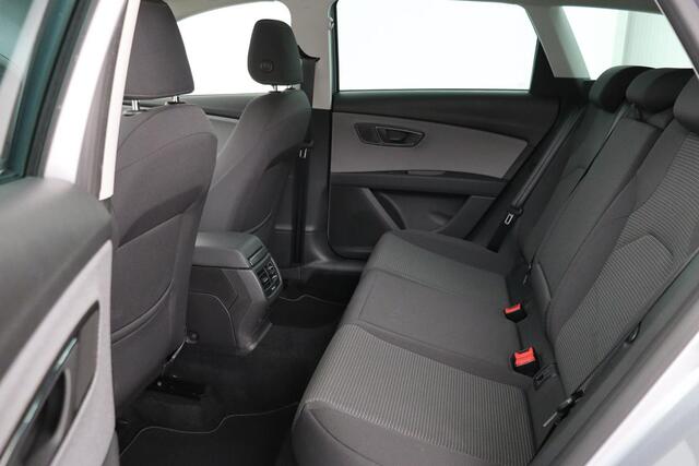 Seat LEON ST 1.0 EcoTSI Style Business Intense | Apple Carplay | LED | Navigatie | Lm-Velgen | Parkeerhulp