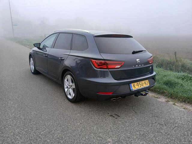 Seat LEON ST 1.5 TSI FR Business Intense DSG-7 + LED verl. + Winterpakk. + Trekhaak!