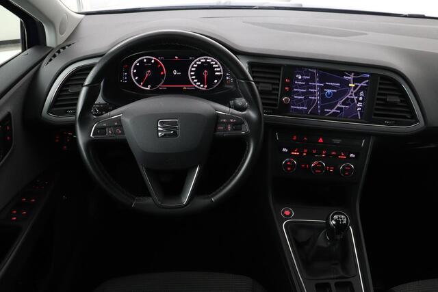 Seat LEON 1.0 TSI Style Ultimate Edition | Stoelverwarming | Full LED | Beats Pack | Carplay | Camera | Trekhaak | Navigatie | Keyless | Virtual Cockpit | Climate control