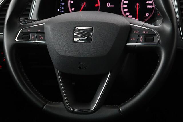 Seat LEON 1.0 TSI Style Ultimate Edition | Stoelverwarming | Full LED | Beats Pack | Carplay | Camera | Trekhaak | Navigatie | Keyless | Virtual Cockpit | Climate control