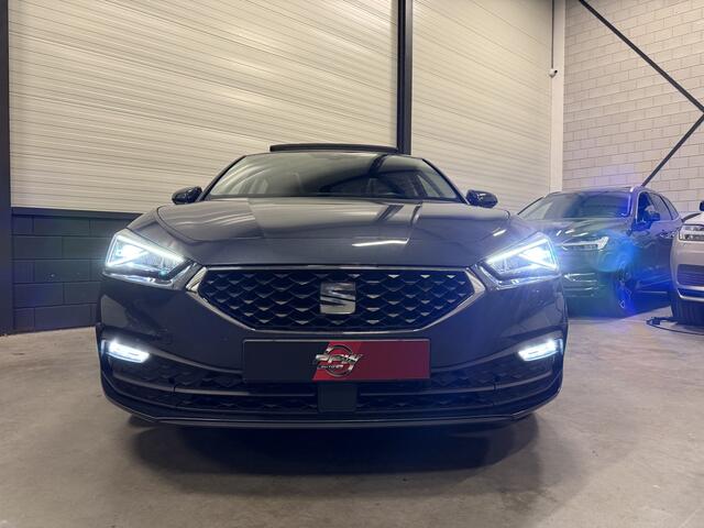 Seat LEON 1.4 TSI eHybrid PHEV 52DKM!/PANO/LED/ACC/CAMERA/VIRTUAL/SFEER/18"LMV/SPORTSTOELEN H.LEER/PRIVACY/WINTERPAKKET/PDC+ASSIST/PLUG-IN HYBRID 204PK!!