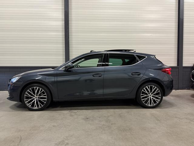 Seat LEON 1.4 TSI eHybrid PHEV 52DKM!/PANO/LED/ACC/CAMERA/VIRTUAL/SFEER/18"LMV/SPORTSTOELEN H.LEER/PRIVACY/WINTERPAKKET/PDC+ASSIST/PLUG-IN HYBRID 204PK!!