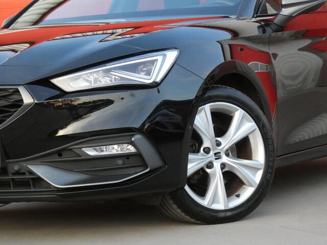 Seat LEON Sportstourer 1.5 eTSI FR Launch Edition/ automaat/ unieke km!