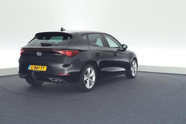 Seat LEON 1.5 eTSI 150pk DSG FR Business Intense Trekhaak Camera Beats Virtual Cockpit Navigatie