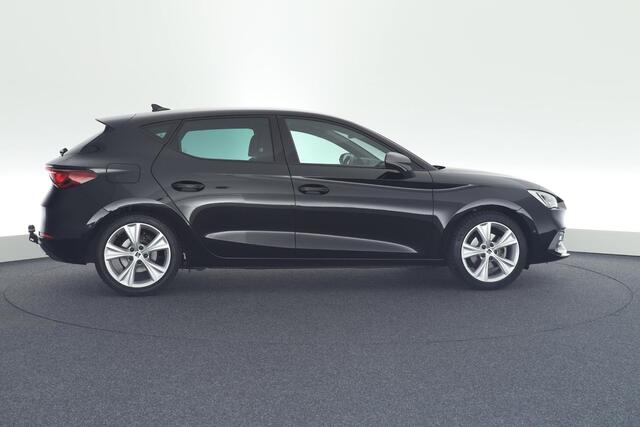 Seat LEON 1.5 eTSI 150pk DSG FR Business Intense Trekhaak Camera Beats Virtual Cockpit Navigatie