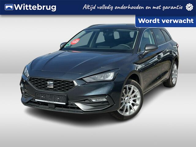 Seat LEON Sportstourer 1.4 TSI eHybrid 204pk DSG PHEV FR / Panoramadak / Achteruitrijcamera / Stuur & Stoelverwarming / Navigatie / App-Connect / 17" LMV