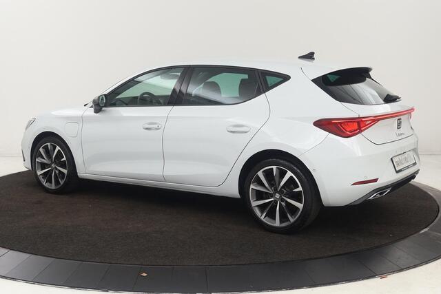 Seat LEON 1.4 TSI eHybrid PHEV FR | Stoelverwarming | Adaptive cruise | Camera | Carplay | Sfeerverlichting | Leder/Alcantara | Memory | Navigatie | Keyless | Full LED