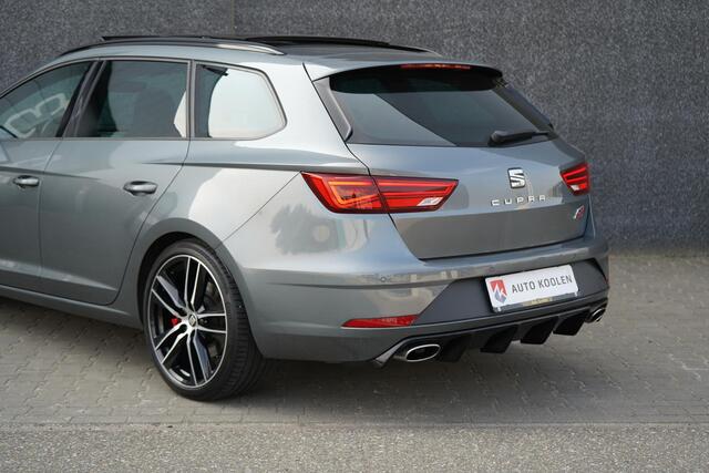 Seat LEON ST 2.0 TSI CUPRA 300 4-drive Pano/Schaal/Virtual/Camera/Keyless/LED/Carplay