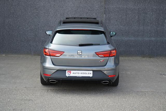 Seat LEON ST 2.0 TSI CUPRA 300 4-drive Pano/Schaal/Virtual/Camera/Keyless/LED/Carplay