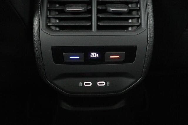 Seat LEON 1.5 eTSI FR Intense | Adaptive cruise | Carplay | Sportstoelen | Full LED | Navigatie | Climate control | Parkeerhulp | Dodehoek detectie