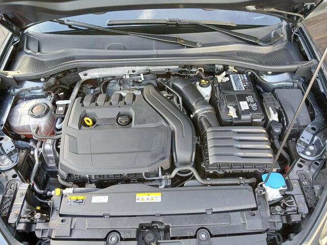 Seat LEON Sportstourer 1.5 TSI FR Business Intense + LED +Camera + Winterpakket.