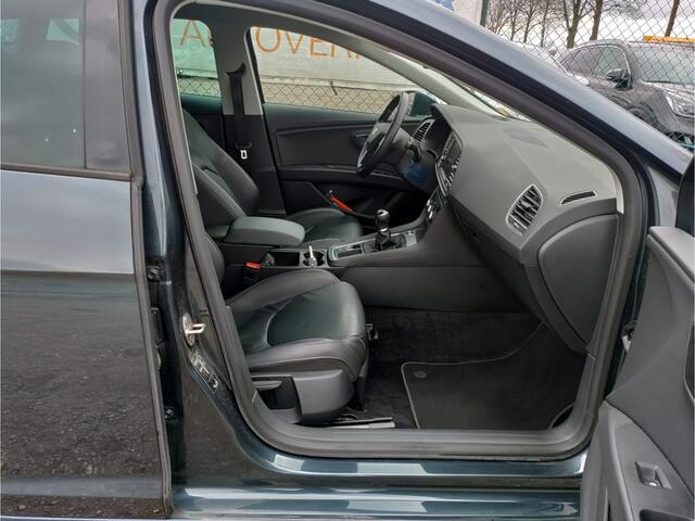 Seat LEON T115PK Leer Navi Apple Carplay Android Auto Style Excellence Pdc Ecc Mirrorlink Lmv DAB+ Full Link Keyless Lane-assist Bordherkenning 1e Eigenaar EURO 6